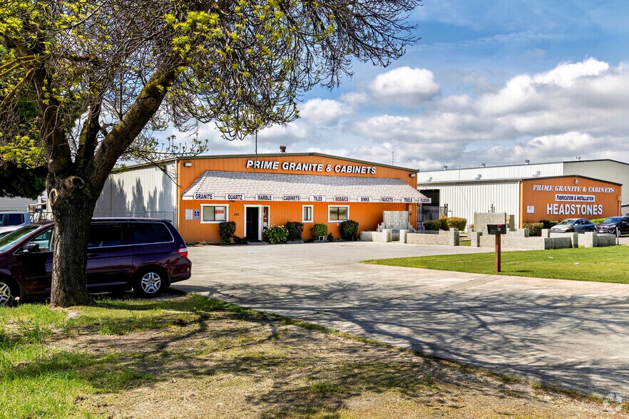 250 Commerce Ave, Atwater, CA à louer - Photo principale - Image 1 de 24