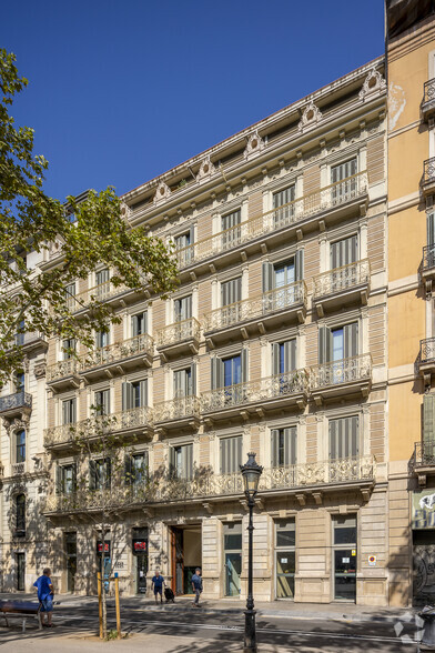 Commerce de détail dans Barcelona, BAR à louer - Photo principale - Image 1 de 1