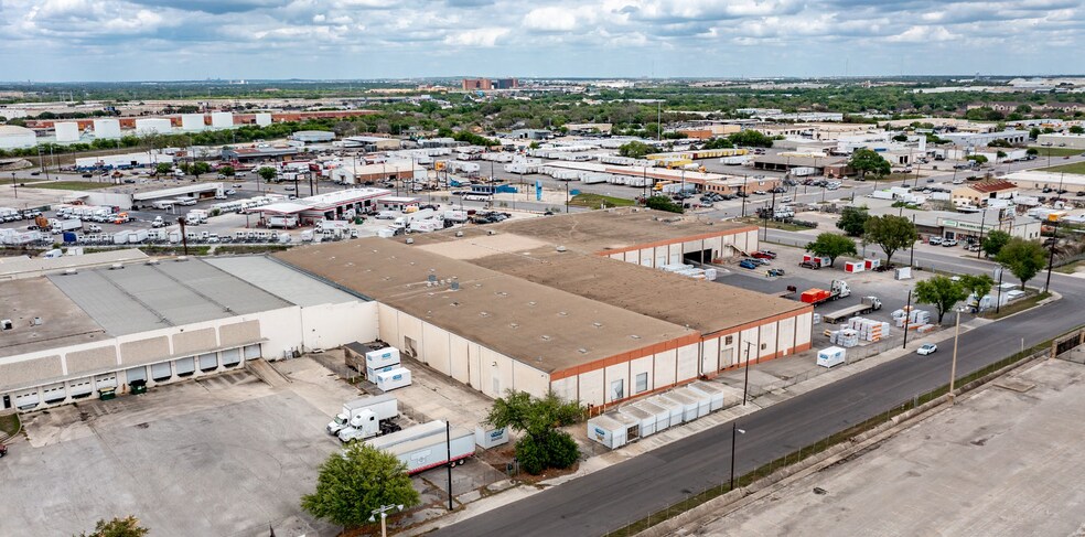 827 Frost Bank Center Pky, San Antonio, TX à louer - Photo du bâtiment - Image 3 de 3