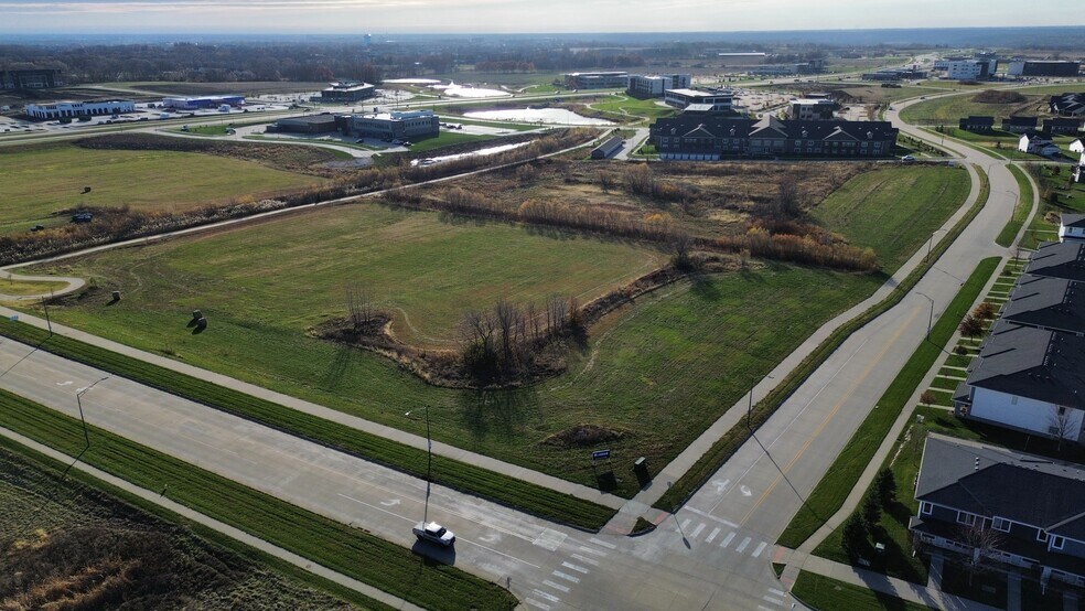 Westown Pkwy & Prairieview Crossing dr, Waukee, IA à vendre - Photo du bâtiment - Image 3 de 5