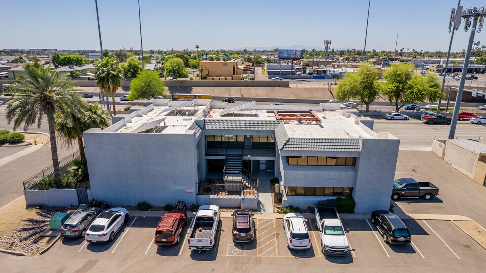 5815 N Black Canyon Hwy, Phoenix, AZ à louer - Photo du bâtiment - Image 2 de 14