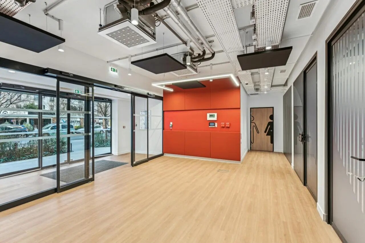 Office in Boulogne-Billancourt for lease Interior Photo- Image 1 of 7