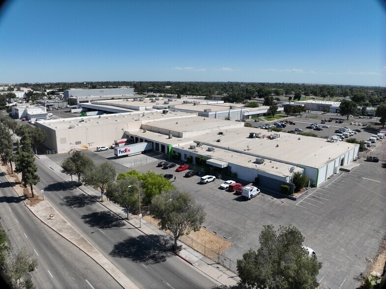 1931 G St, Fresno, CA for lease - Matterport Community - Image 3 of 23