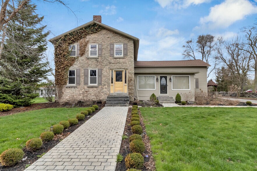 9060 Main St, Clarence, NY à vendre - Photo du bâtiment - Image 3 de 50