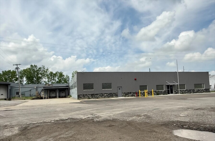600 Fillmore St, Napoleon, OH for lease - Primary Photo - Image 1 of 16