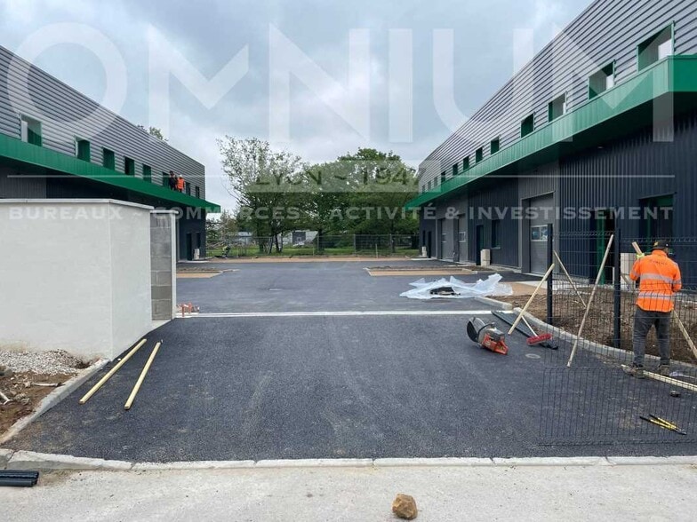 Flex in Tignieu-Jameyzieu for lease - Construction Photo - Image 3 of 6