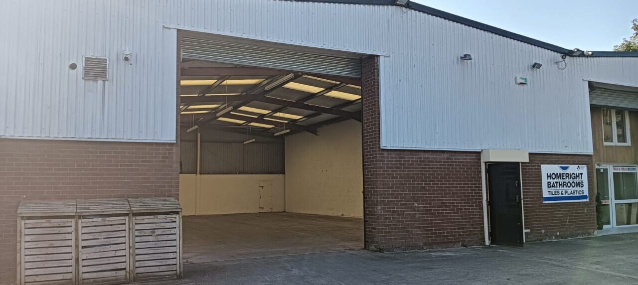 Long Ln, Liverpool for lease Building Photo- Image 1 of 8