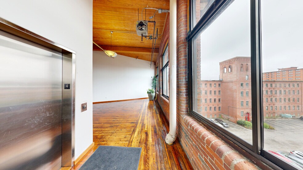 4 Open Square Way, Holyoke, MA à louer - Numérisation 3D de Matterport - Image 3 de 21