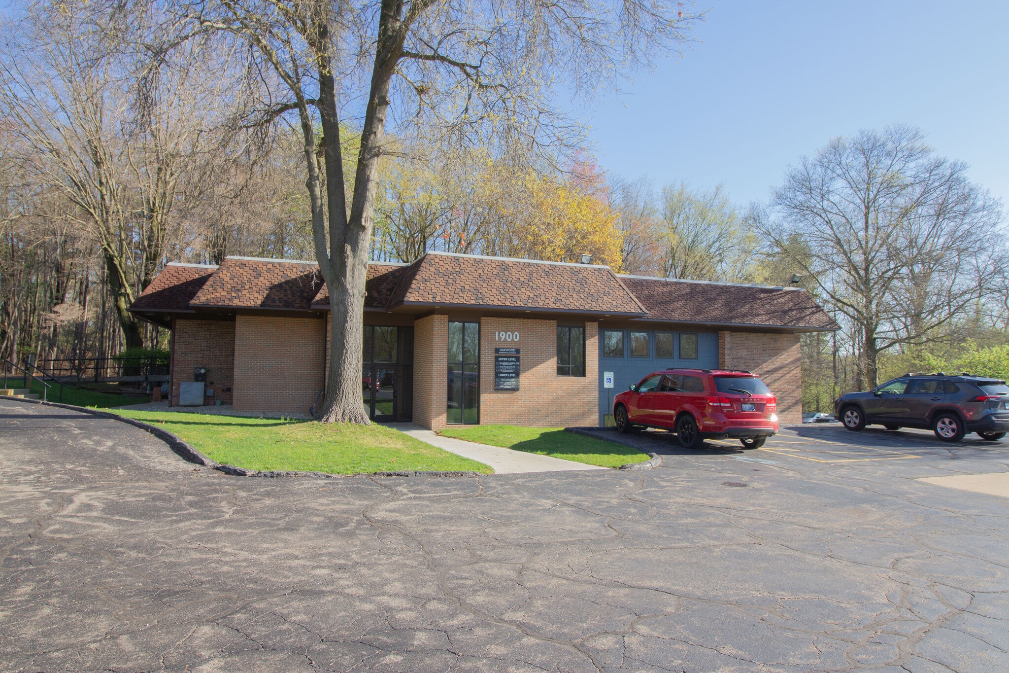 1900 Whites Rd, Kalamazoo, MI for lease Primary Photo- Image 1 of 11