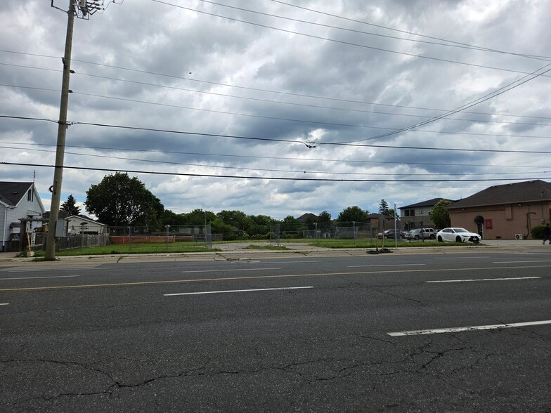 423 Hwy-8, Stoney Creek, ON for sale - Building Photo - Image 2 of 2