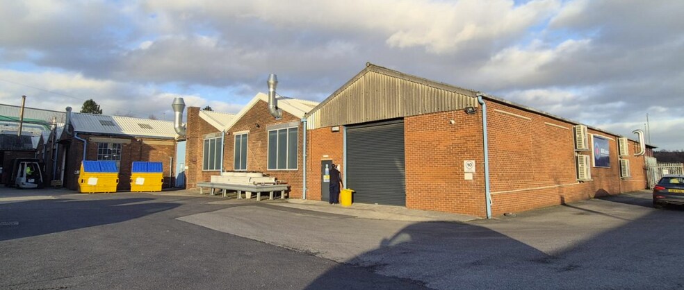 77 Swinnow Ln, Leeds à louer - Photo du bâtiment - Image 3 de 3