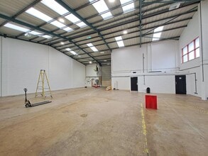 Amor Way, Letchworth Garden City for lease Interior Photo- Image 1 of 2