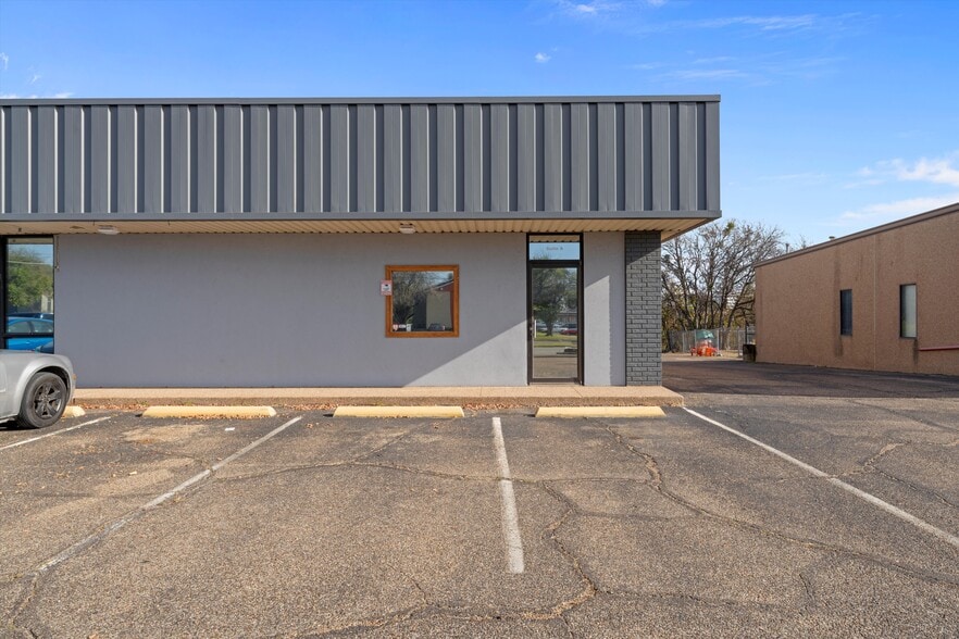 605 Towne Oaks Dr, Waco, TX for lease - Building Photo - Image 2 of 11