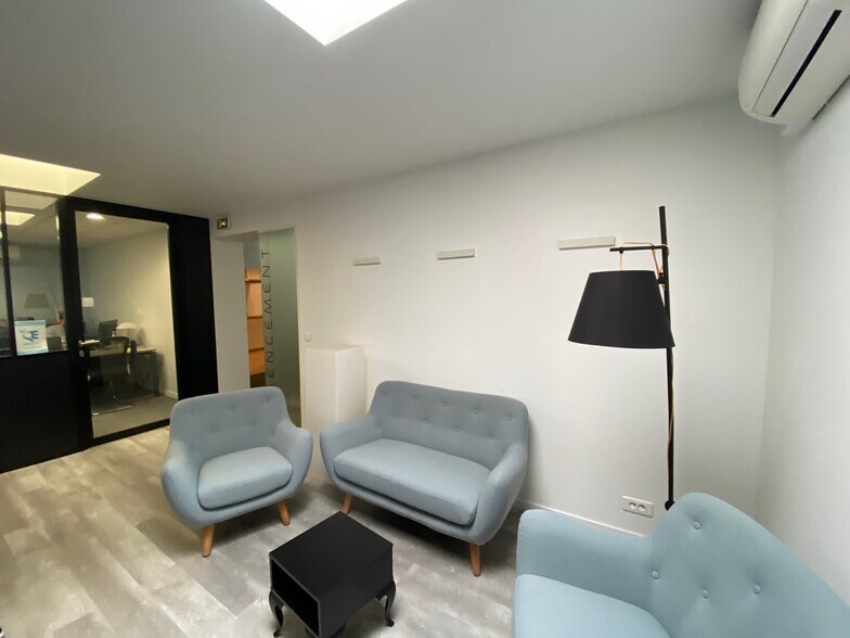 Flex dans Carrières-sur-Seine à louer - Photo du bâtiment - Image 3 de 14