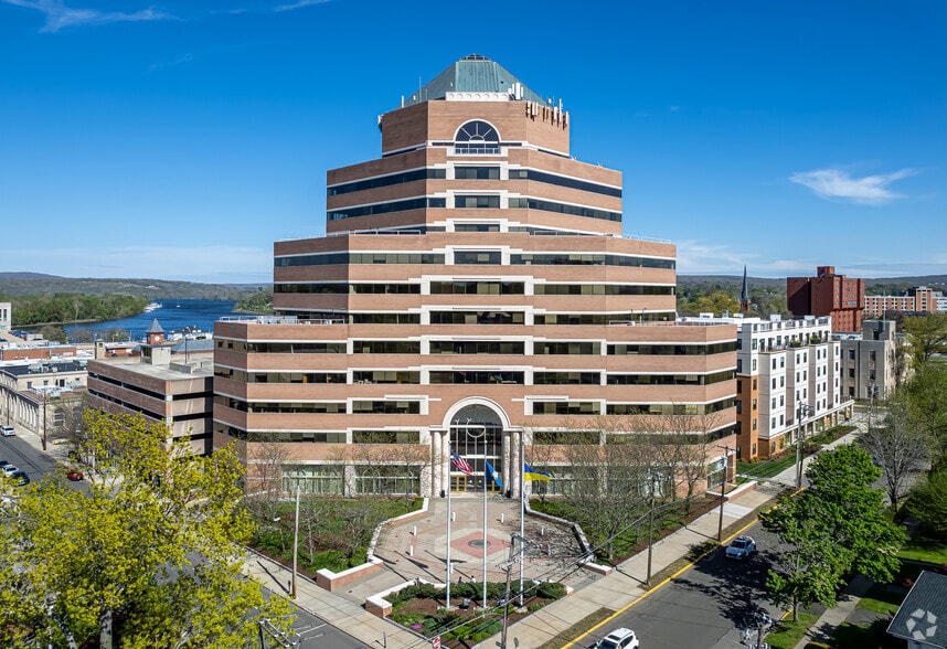 213 Court St, Middletown, CT for lease - Building Photo - Image 2 of 10