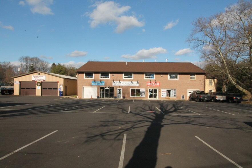 36 Richboro Rd, Newtown, PA à louer - Photo du bâtiment - Image 2 de 3