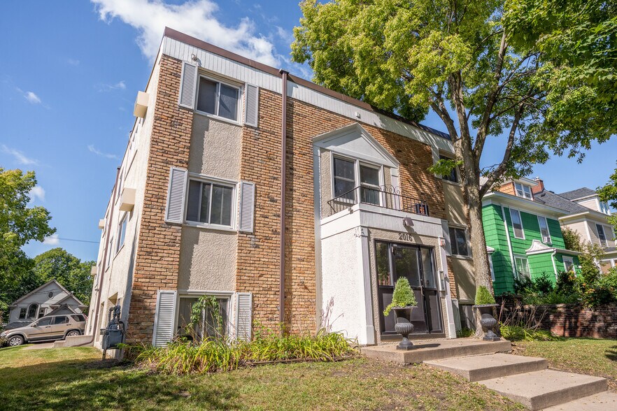 2016 Grand Ave S, Minneapolis, MN à vendre - Photo du bâtiment - Image 1 de 9