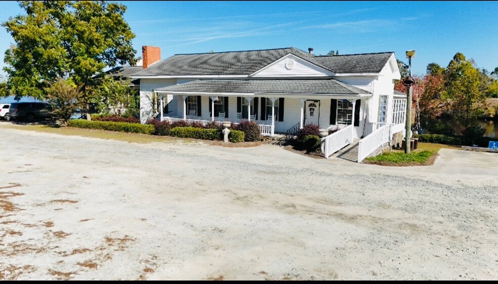 7512 Hatch Pkwy N, Baxley, GA for sale - Building Photo - Image 3 of 4