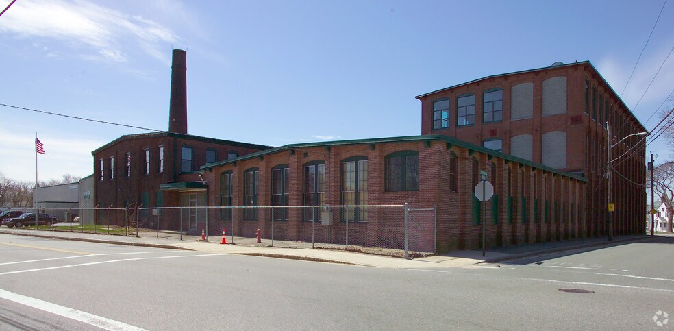 506 N Warren Ave, Brockton, MA à louer - Photo du bâtiment - Image 3 de 3