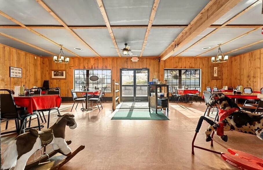 202 2nd St, Riverside, WA à vendre - Photo du bâtiment - Image 2 de 3