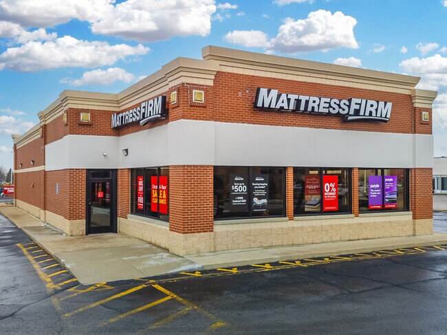 More details for 6540 Centers Dr, Holland, OH - Retail for Sale