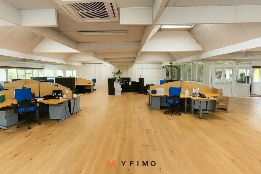 Bureau dans Limay à louer - Photo intérieure - Image 2 de 10