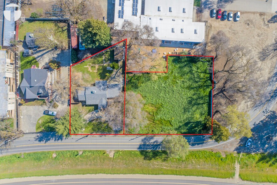 6015 Riverside Blvd, Sacramento, CA à vendre - Photo du bâtiment - Image 2 de 10