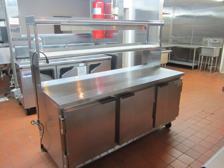 1282 Newbury, Thousand Oaks, CA à louer - Photo du bâtiment - Image 3 de 8