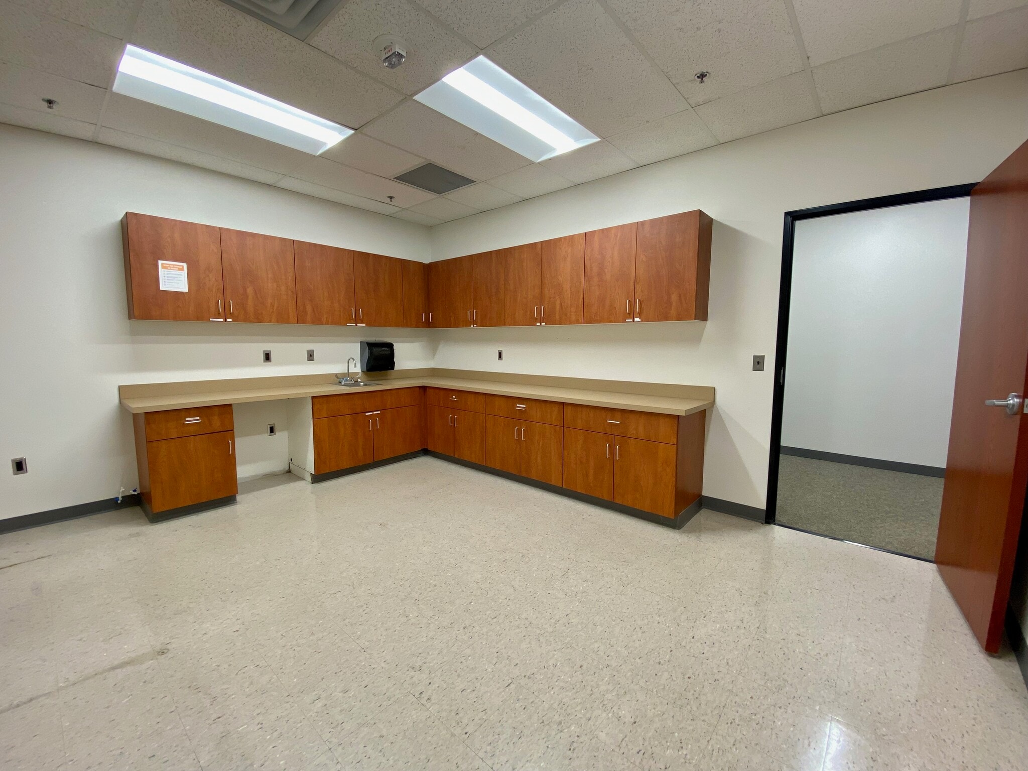 999 Republic Dr, Allen Park, MI for sale Interior Photo- Image 1 of 12