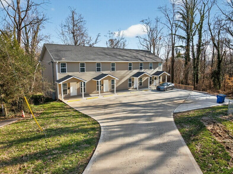 70 Unit Portfolio - Oak Ridge, Knoxville portefeuille de 2 propriétés à vendre sur LoopNet.ca - Photo du bâtiment - Image 3 de 25