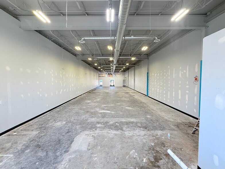 5040 Schaefer Rd, Dearborn, MI à louer - Photo du bâtiment - Image 3 de 10