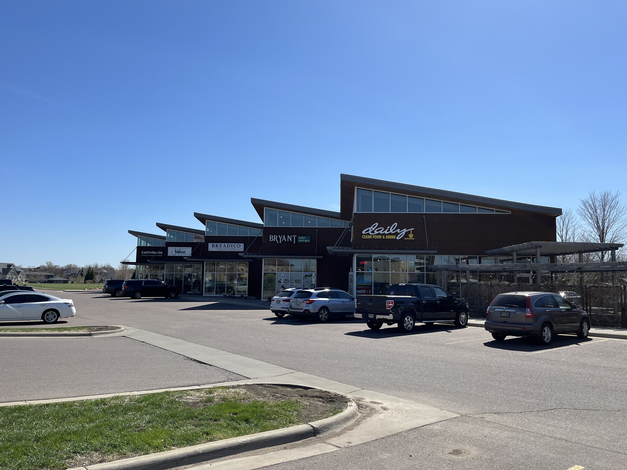 6221 S Western Ave, Sioux Falls, SD for lease Primary Photo- Image 1 of 10