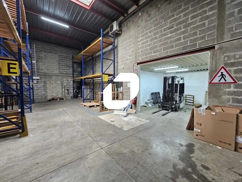 186-188 Allée Des Erables, Villepinte à louer - Photo du bâtiment - Image 3 de 7