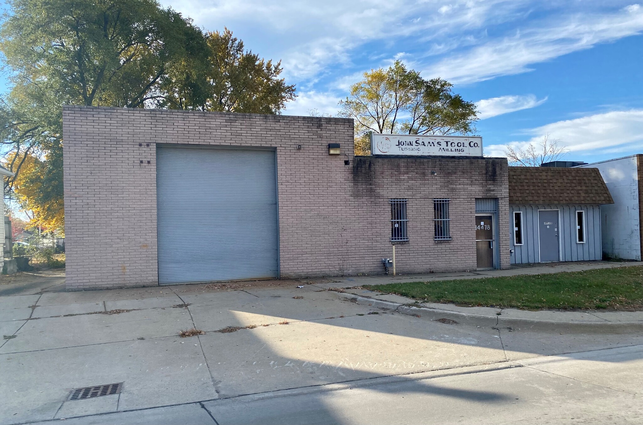 14472 E 9 Mile Rd, Warren, MI for sale Building Photo- Image 1 of 1