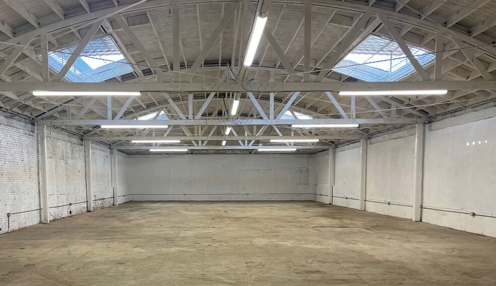 3805 Avalon Blvd, Los Angeles, CA for lease - Building Photo - Image 1 of 5