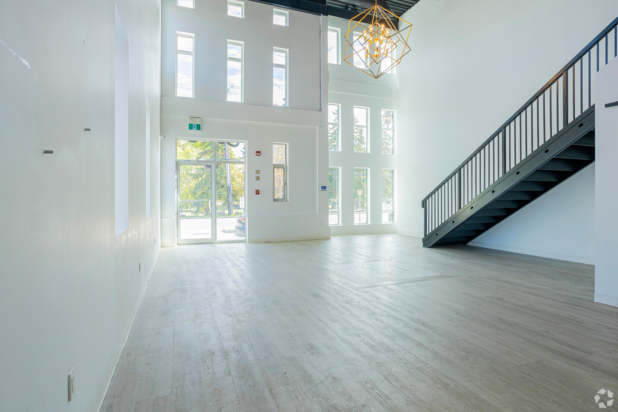 10704 120 St NW, Edmonton, AB for lease Interior Photo- Image 1 of 3