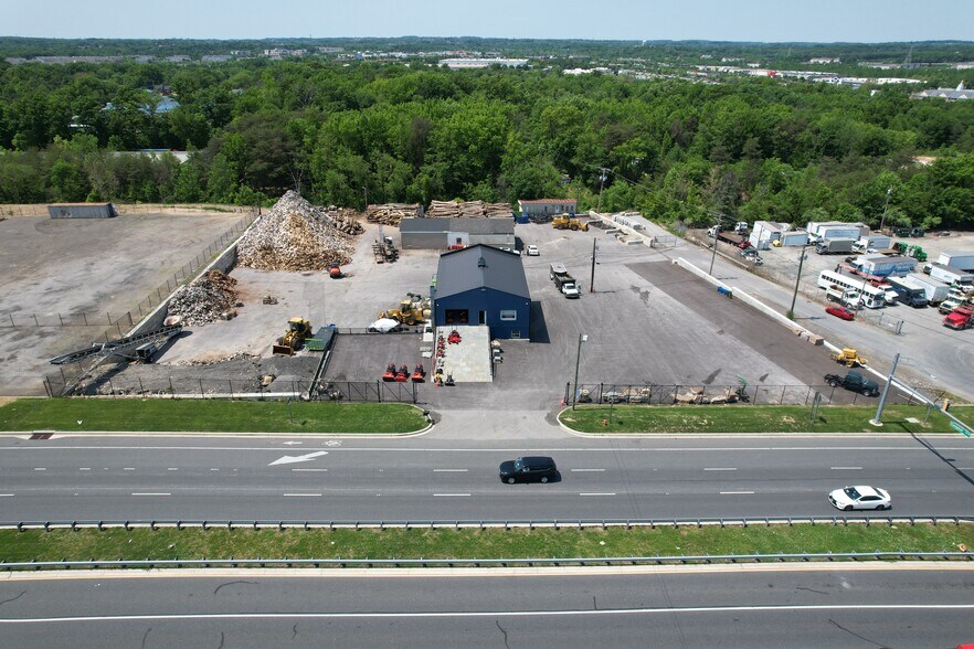 9914-9922 Pulaski Hwy, Middle River, MD for sale - Primary Photo - Image 1 of 8