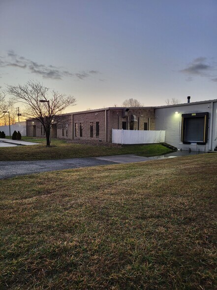 5190 Dominion Dr, Dublin, VA à vendre - Photo principale - Image 1 de 53