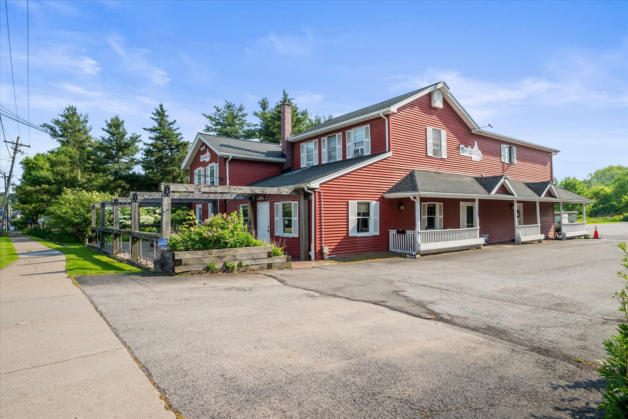 1369 Pittsford Mendon Rd, Mendon, NY à vendre Photo du bâtiment- Image 1 de 25