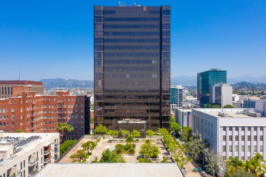 3250 Wilshire Blvd, Los Angeles, CA for lease - Building Photo - Image 3 of 24