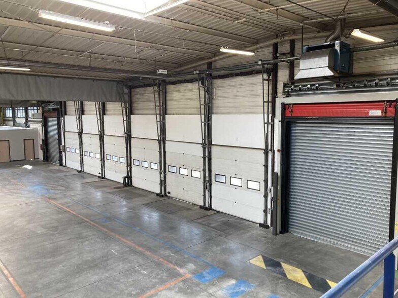 2 Route Du Dôme, Chaponost à louer - Photo du bâtiment - Image 3 de 14