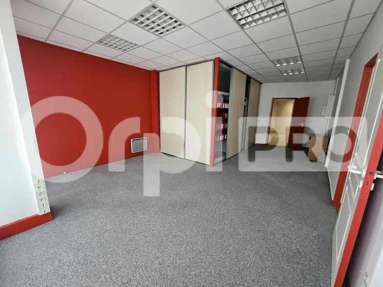 Retail in Reims for sale - Building Photo - Image 3 of 10