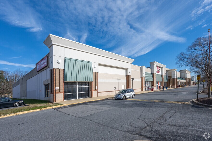 7780-7790 Riverdale Rd, New Carrollton, MD à louer - Photo du bâtiment - Image 2 de 5