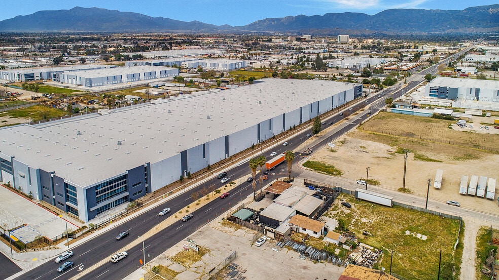 9501 Waterman Ave, San Bernardino, CA for sale - Building Photo - Image 3 of 5