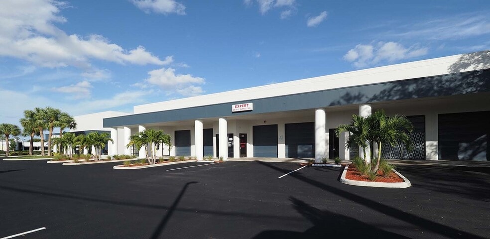 4700 N Dixie Hwy, Oakland Park, FL à louer - Photo du bâtiment - Image 2 de 12