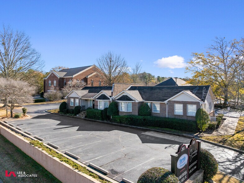 203 Pirkle Ferry Rd, Cumming, GA à vendre - Photo du bâtiment - Image 1 de 24