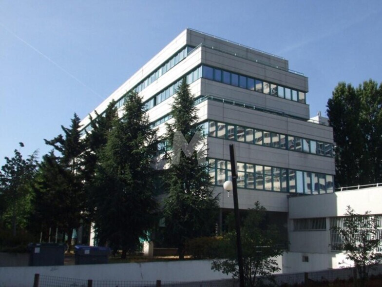Bureau dans Massy à louer - Photo du bâtiment - Image 2 de 7