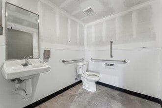 7915 Glen Harbor Blvd, Glendale, AZ for lease Interior Photo- Image 1 of 5