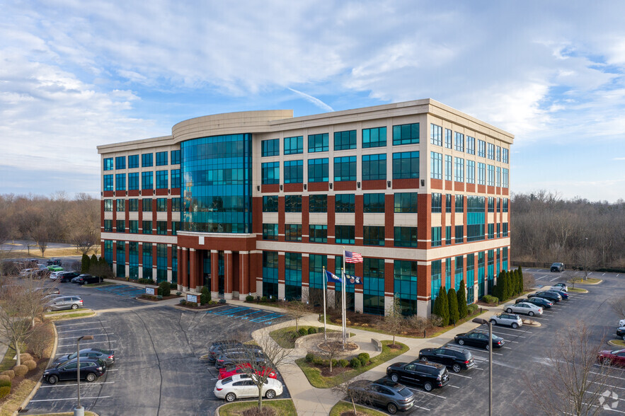 10200 Forest Green Blvd, Louisville, KY for lease - Building Photo - Image 1 of 3