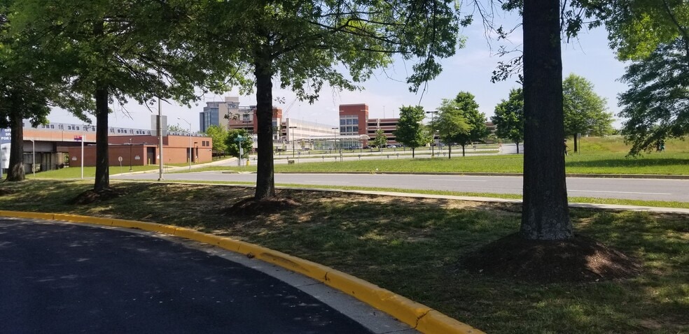 9301 Largo Dr W, Upper Marlboro, MD for lease - Building Photo - Image 3 of 7